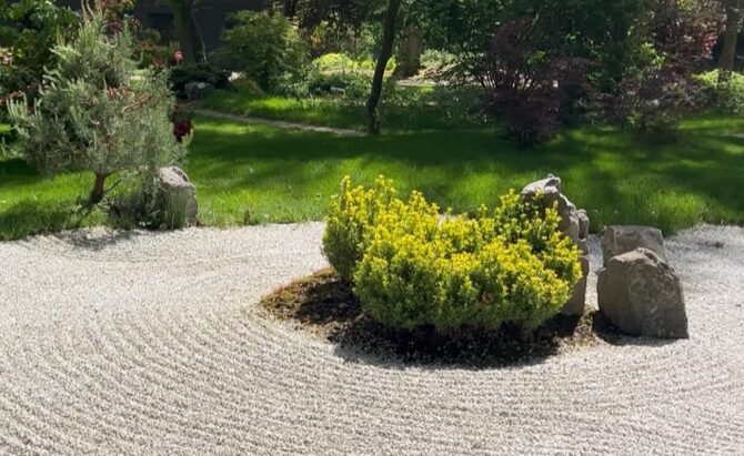 jardin sec ratissé